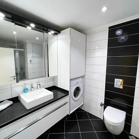 Apartment Sa Apartments! 2bd Flat 200m To The